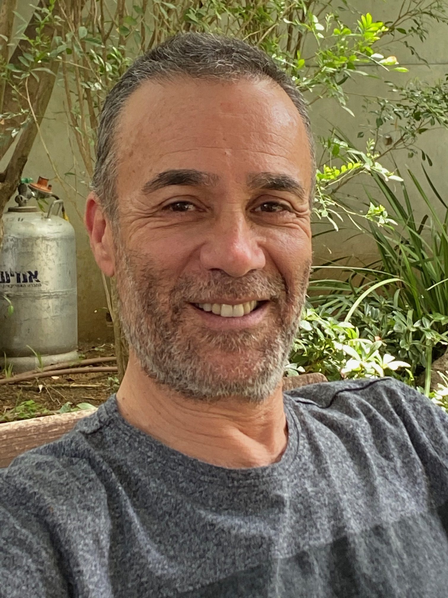 יצחק צדיק 